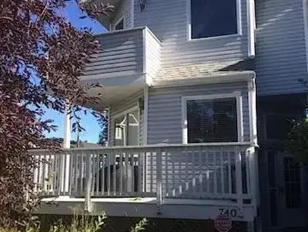 Cozy House to Share While at School - Your Home Away From Home! | 740 18 Avenue Northwest, Calgary