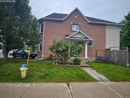 74 SUNVALE WAY | 74 SUNVALE WAY, Ottawa