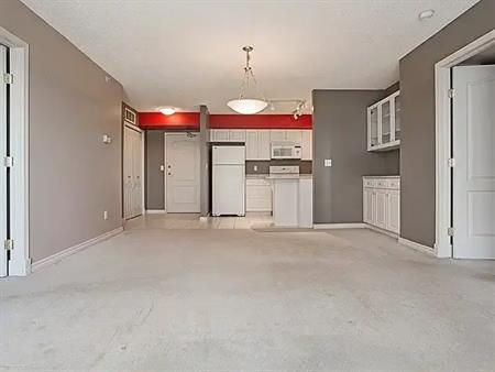 Grandin Manor Amazing Location! | 9741 110 Street Northwest, Edmonton