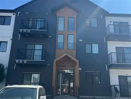 Don't miss out! | 864 Secord Blvd Nw, Edmonton