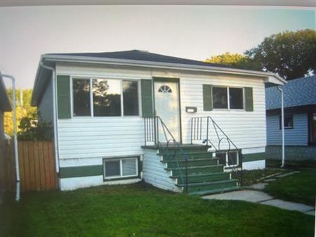 Basement of this house is for rent in Montrose! | 12009 64 St Nw, Edmonton