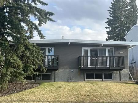 Spacious 2 bedroom upper unit duplex for rent | 237 31 Avenue Northeast, Calgary