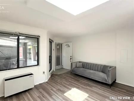 23-2112 Queen St E, Toronto, Ontario M4E 1E2 | 2112 Queen Street East, Toronto
