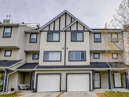 Room for rent  3 bed 2.5 bath walkout  basement townhouse house for rent | Calgary