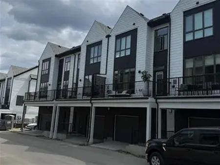New Build! Luxury 2-Bed Townhouse in Crown Park; Walk to C-Train | 321 Sovereign Common Southwest, Calgary