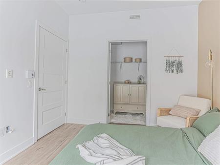 APPARTEMENT 4½ À LOUER SEMI-MEUBLÉ - PROMOTION