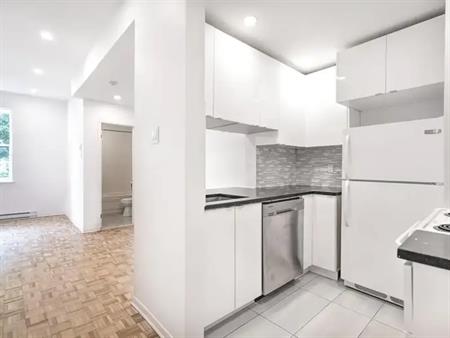 2235 Prud’Homme - Douek.ca | 2235 Avenue Prud'Homme, Montreal