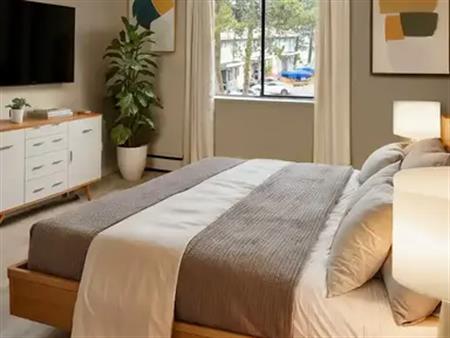 Country Squire Apartments | 14476 108 Avenue, Surrey