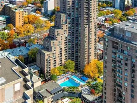 Beautiful Condo! PACIFIC Lifestyle! | 15111 Russell Avenue, White Rock
