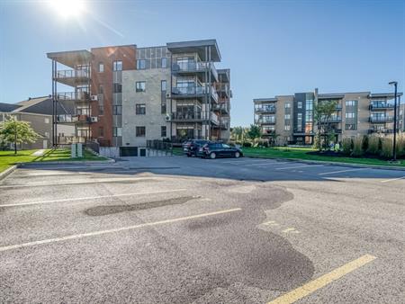 101-425 Atmosphere Joli Condo Moderne