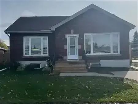 Spacious 3 Bed, 2 Bath Home for Rent – Quiet Neighbourhood in Thunder Bay | 348 Kingsway, Thunder Bay