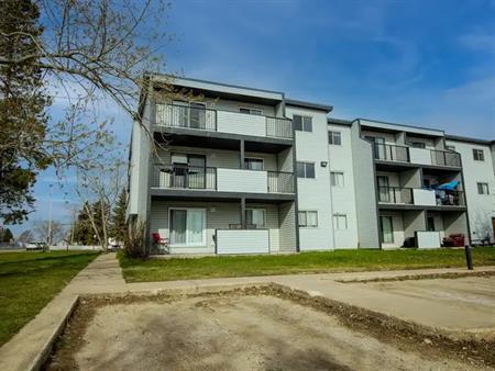 9903 97 Street | 9903 97 Street, Wembley