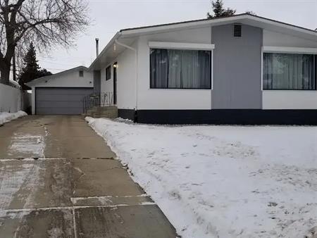 Clean, Quite And Cozy One Bedroom +Den Basement Suite | 16508 90 Ave, Edmonton