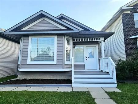 Newly Renovated Main Floor – 3 Bed, 1 Bath – Country Hills NW | Country Hills Link NW, Calgary