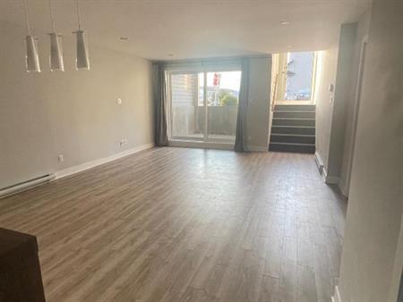 Condo moderne avec 3 chambres fermées
