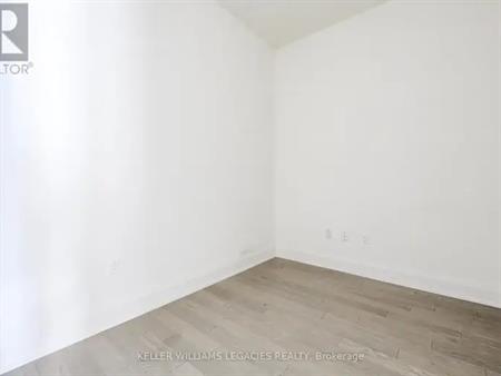 PH110 - 9000 JANE STREET | PH110 - 9000 JANE STREET, Vaughan