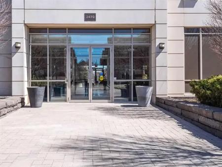 Prestigious Emporium Condominium! | 2470 Prince Michael Drive, Oakville