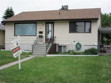3 Bedroom Main Floor Close to UofC, LRT, Banff Trail NW, Utilities Included | Calgary
