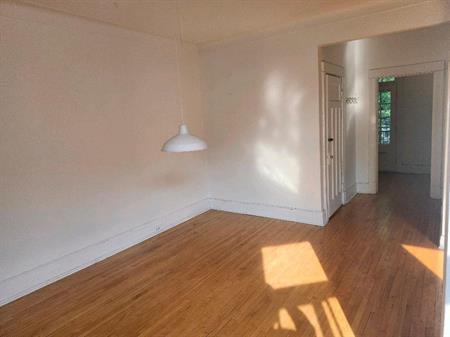 Very nice 5 1/2 apartment in Outremont for rent
