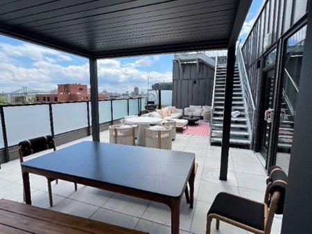 Superbe condo 4 1/2 neuf a deux pas du métro
