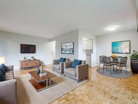 Lakewood Apartments II | 1285 Lakeshore Road, East, Mississauga