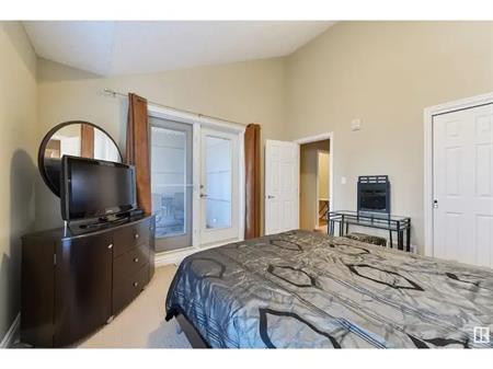 Regency Square | 13325 105 Avenue, Surrey