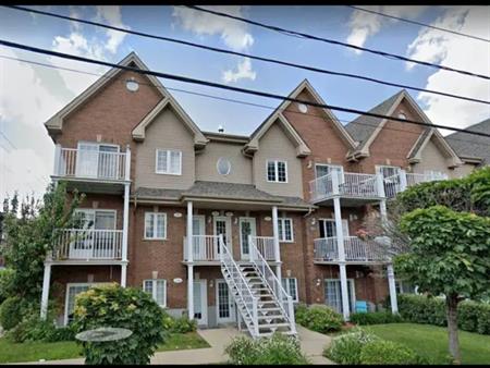 Appartement à Louer 4 1/2