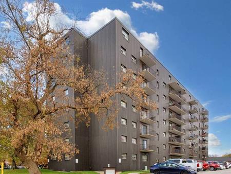 Regal Towers | 880 Colborne Rd., Sarnia