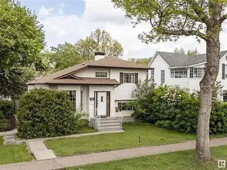 4 bedroom Family home in Ritchie | 9712 80 Avenue Northwest, Edmonton