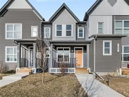 Beautiful 4-Bedroom Townhome in Carrington – Available Late June | Calgary