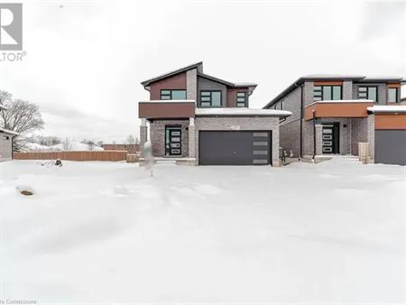 40 MOON Crescent | 40 MOON Crescent, Cambridge