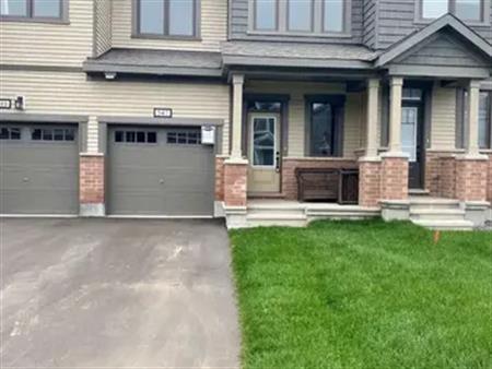 547 AROSA WAY | 547 AROSA WAY, Ottawa