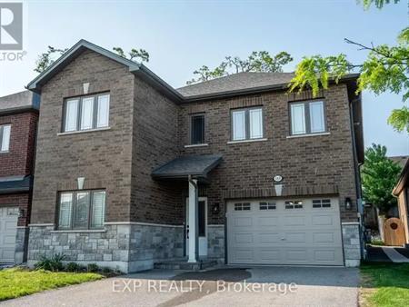 160 BISHOP DRIVE | 160 BISHOP DRIVE, Barrie