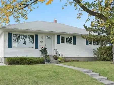 3 bedroom bungalow main floor + 1 car garage (Glamorgan) | 95 Grafton Drive Southwest, Calgary