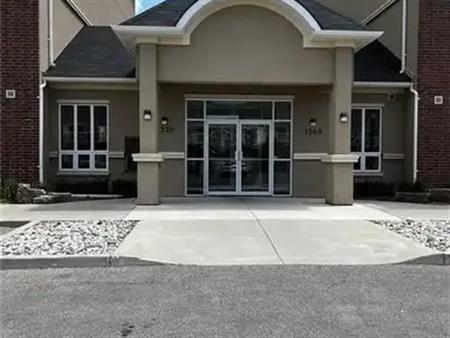 208 - 1370 COSTIGAN ROAD | 208 - 1370 COSTIGAN ROAD, Milton
