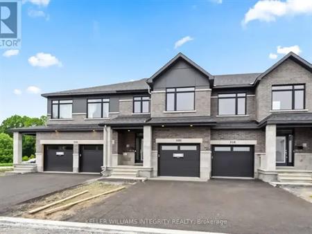 330 MAKOBE LANE | 330 MAKOBE LANE, Ottawa