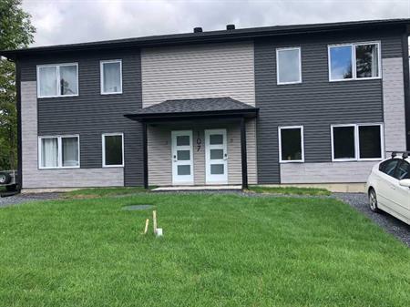 Beau 5 ½ à louer à Waterville – Disponible dès août