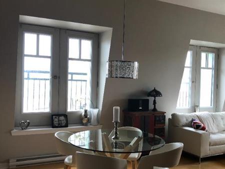 41/2, garage, ascenseur, électros, air climatisé, 1750$/mois