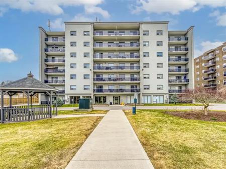 Victoria Park Tower & Imperial Tower Apartments | 6521 & 6563 Drummond Road, Niagara Falls