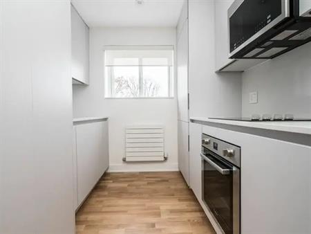 39, 47-49 Riverwood Parkway | 39 Riverwood Parkway, Toronto