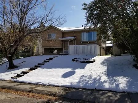 3 Bedroom +2 Dens, Close to Schools in MacEwan | 19 Macewan Park Link Northwest, Calgary