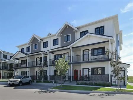 The Tradition at Bridgwater | 186 Appleford Gate, Winnipeg