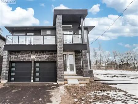 215 SOUTHWORTH STREET N | 215 SOUTHWORTH STREET N, Welland