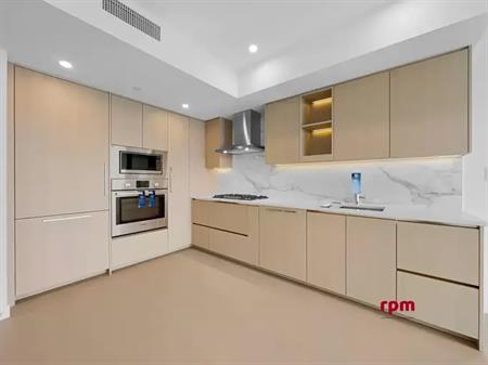 1810 13778 100 AVENUE | 1810 13778 100 AVENUE, Surrey
