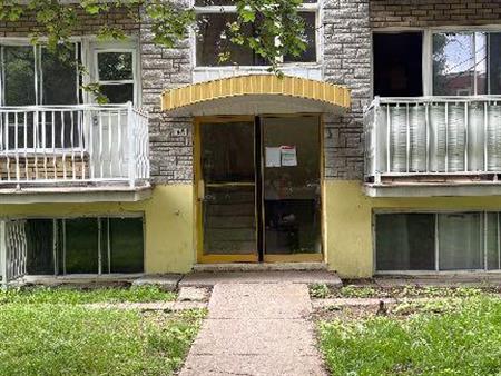 À louer – 1350$/mois - Disponible dès maintenant - 3 ½ poêle, frigo inclus