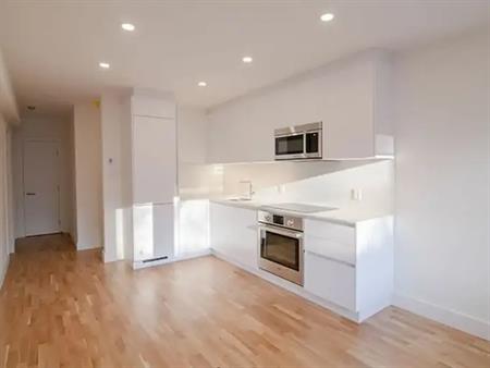 4390 Grand Boulevard | 4390 Grand Boulevard, Montreal