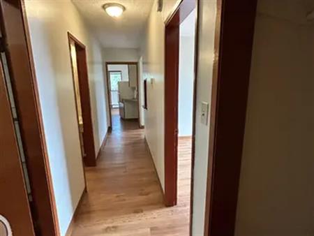 Spacious 1 bedroom $1200/mo in a small, safe building near the U of A & Whyte Ave | 10415 78 Avenue Northwest, Edmonton