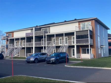 Grand 4 1\2, Lévis, 2 chambres, 1440$/ mois