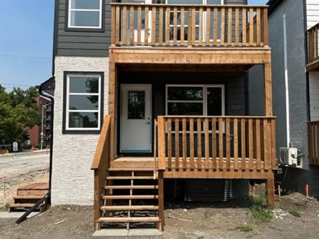 3 Bed 2 Bath Duplex - House | 869 Hector Avenue, Winnipeg