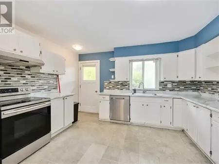 226 TRUDEAU DRIVE | 226 TRUDEAU DRIVE, Sarnia